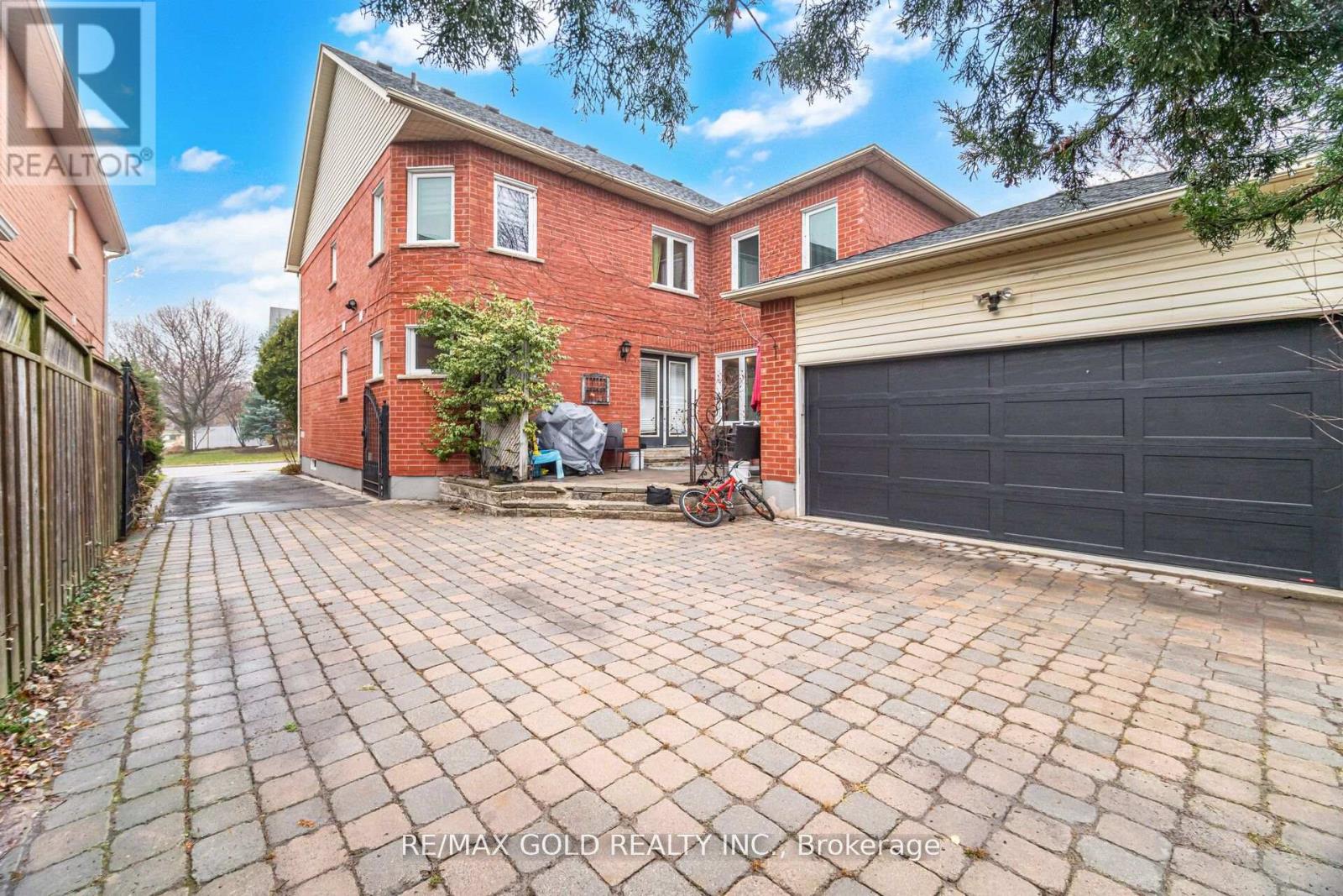 2441 Capilano Crescent, Oakville, Ontario  L6H 6L3 - Photo 47 - W12946226
