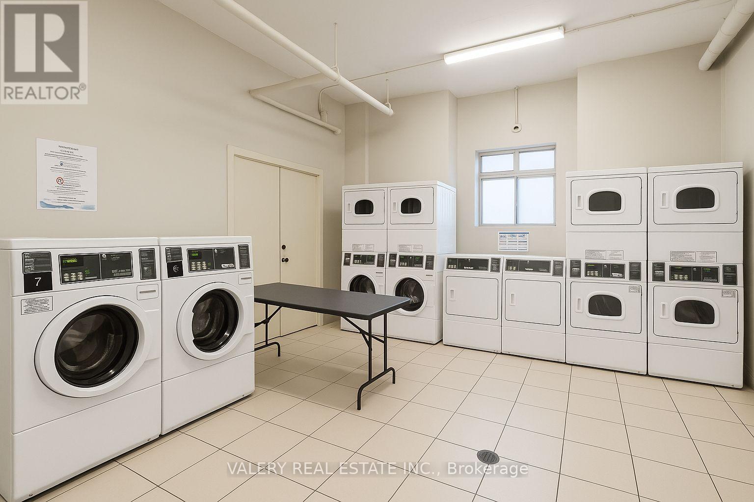 1202 - 890 Jane Street, Toronto, Ontario  M6N 4C3 - Photo 10 - W12946242