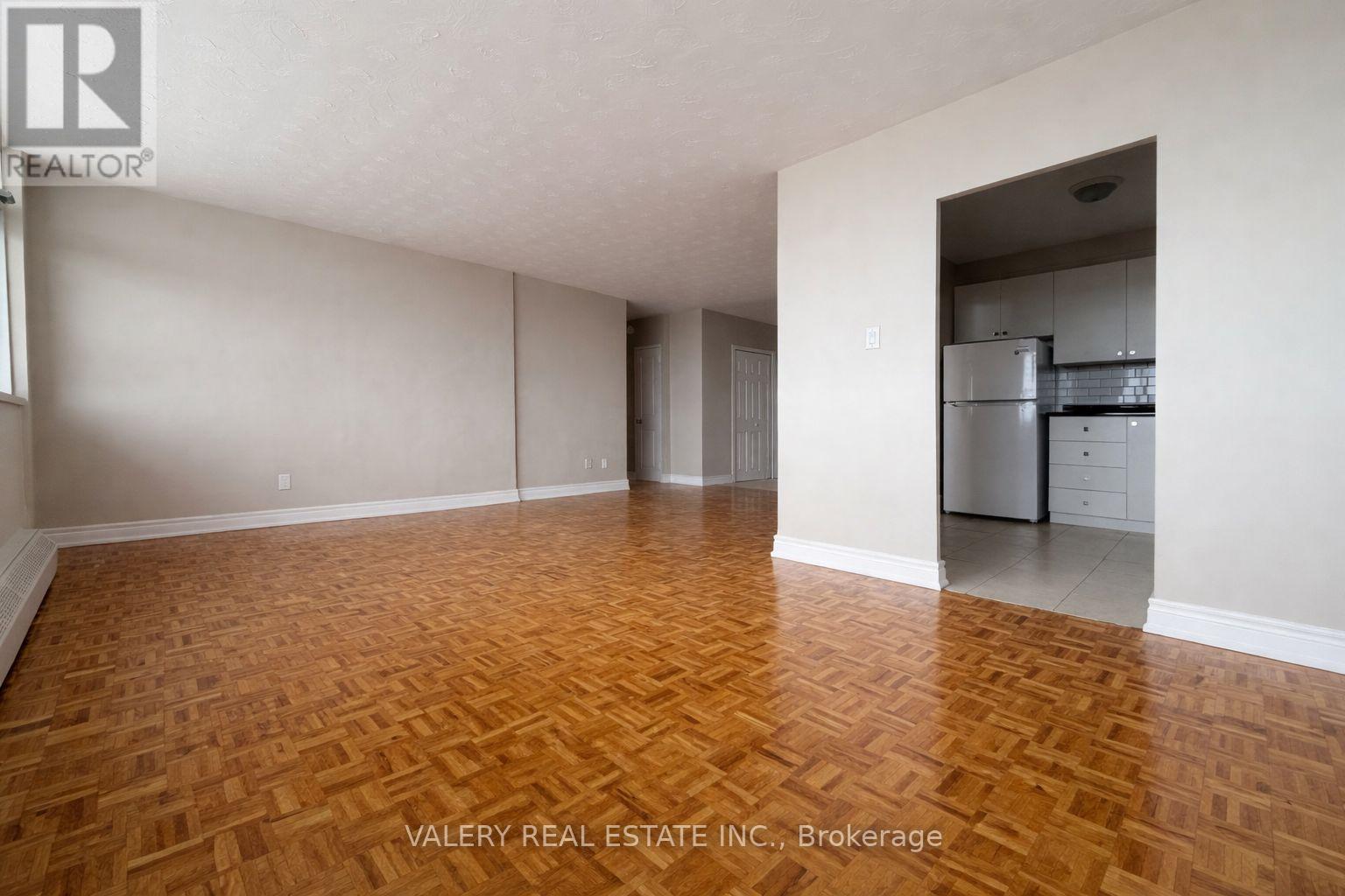 1202 - 890 Jane Street, Toronto, Ontario  M6N 4C3 - Photo 4 - W12946242