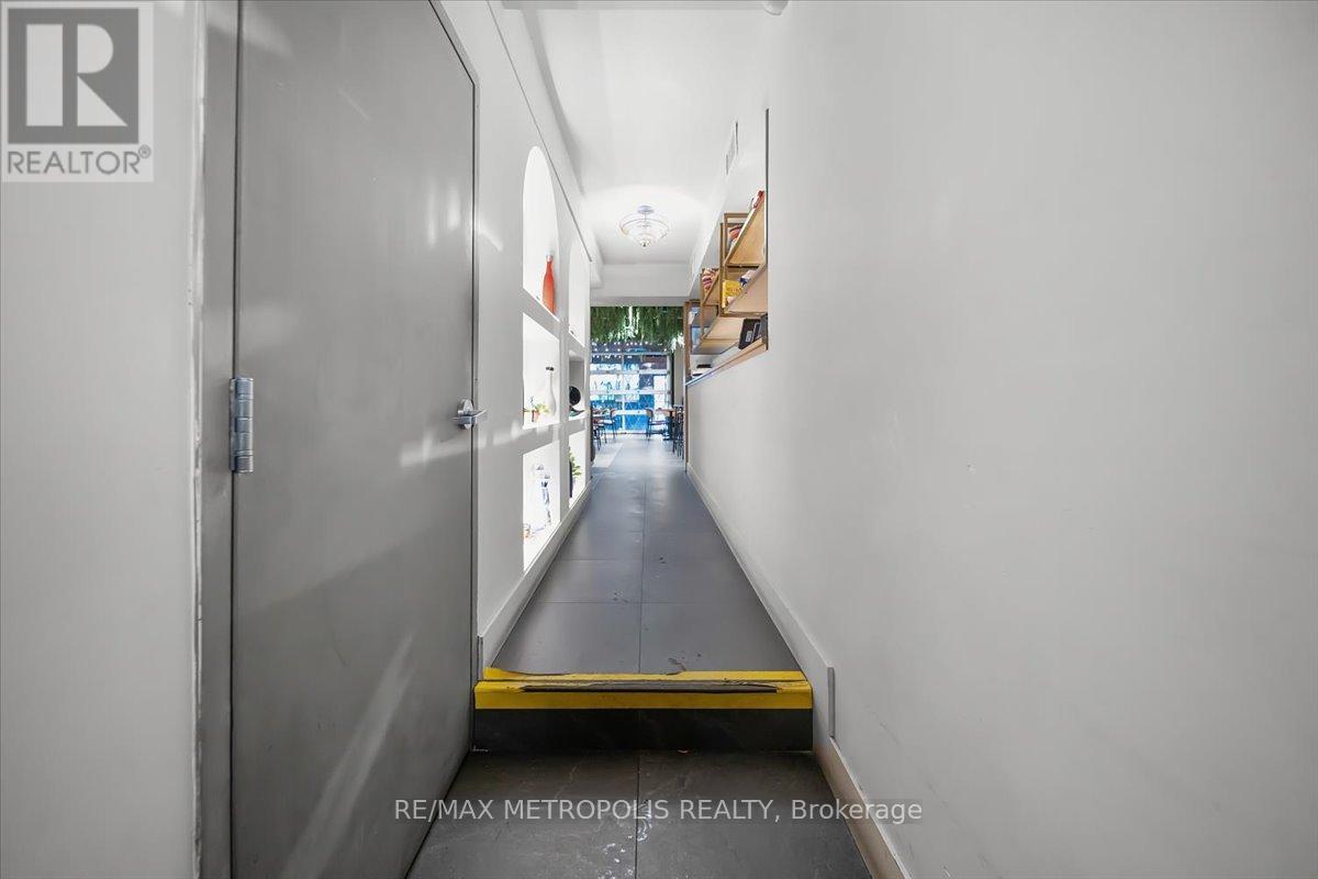 1226 King Street W, Toronto, Ontario  M6K 1G4 - Photo 9 - W12946266