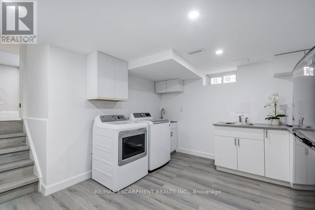 2405 Malcom Crescent, Burlington, Ontario  L7P 3Y5 - Photo 27 - W12946286