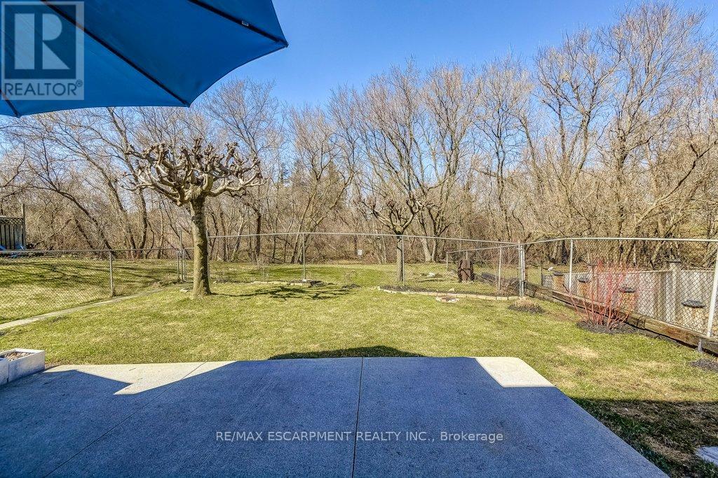 2405 Malcom Crescent, Burlington, Ontario  L7P 3Y5 - Photo 28 - W12946286