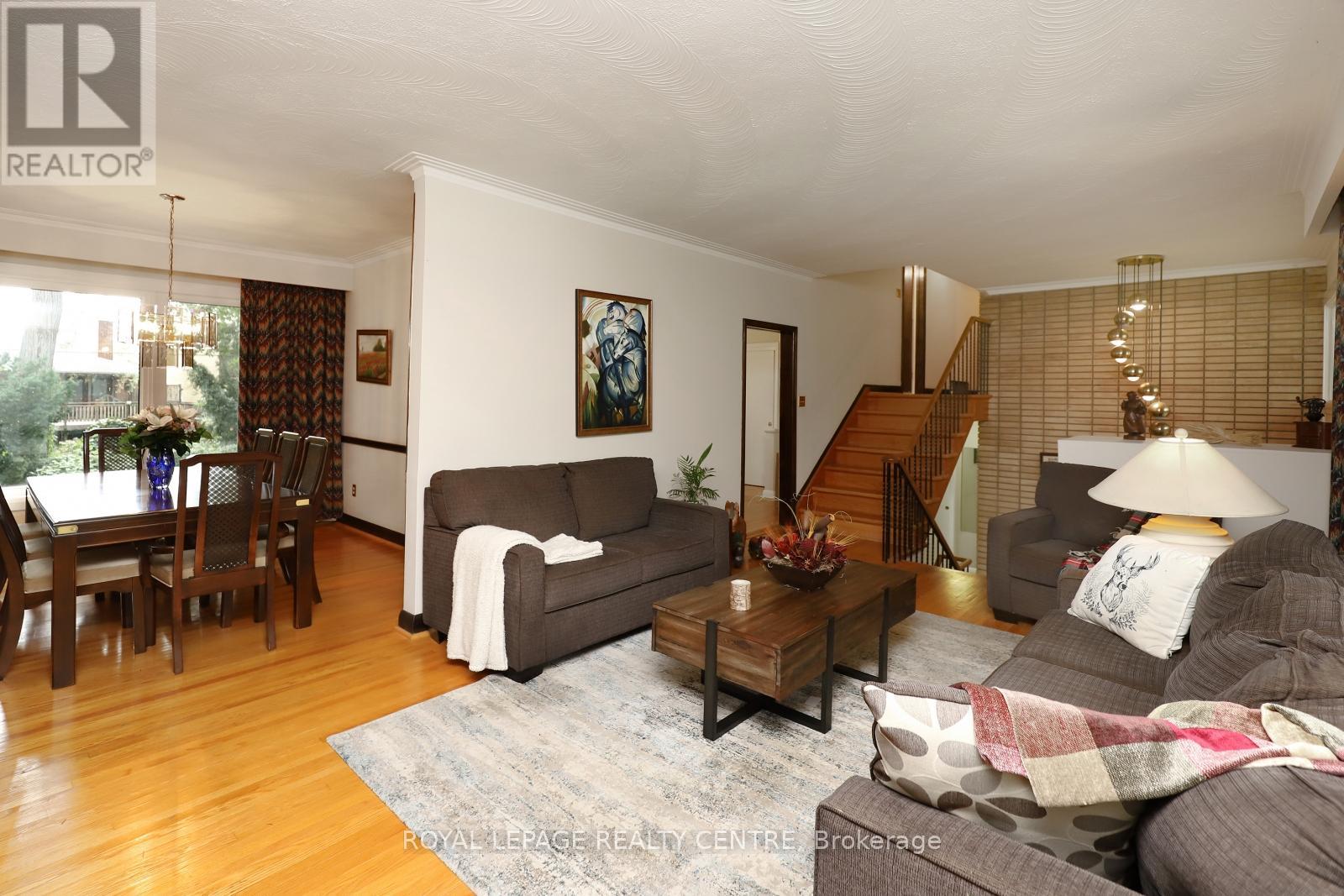 3338 Enniskillen Circle, Mississauga, Ontario  L5C 2M8 - Photo 13 - W12946292