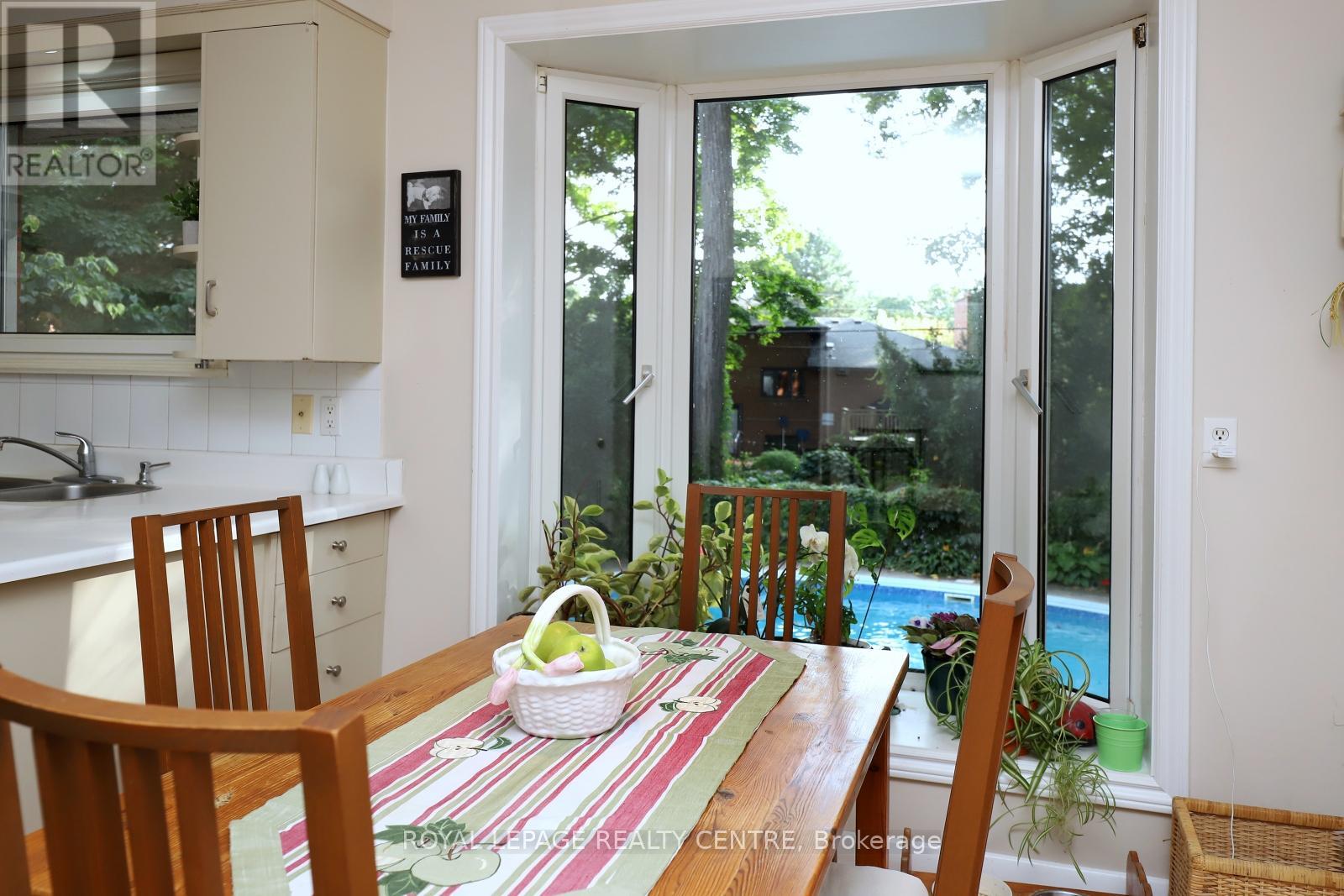 3338 Enniskillen Circle, Mississauga, Ontario  L5C 2M8 - Photo 19 - W12946292