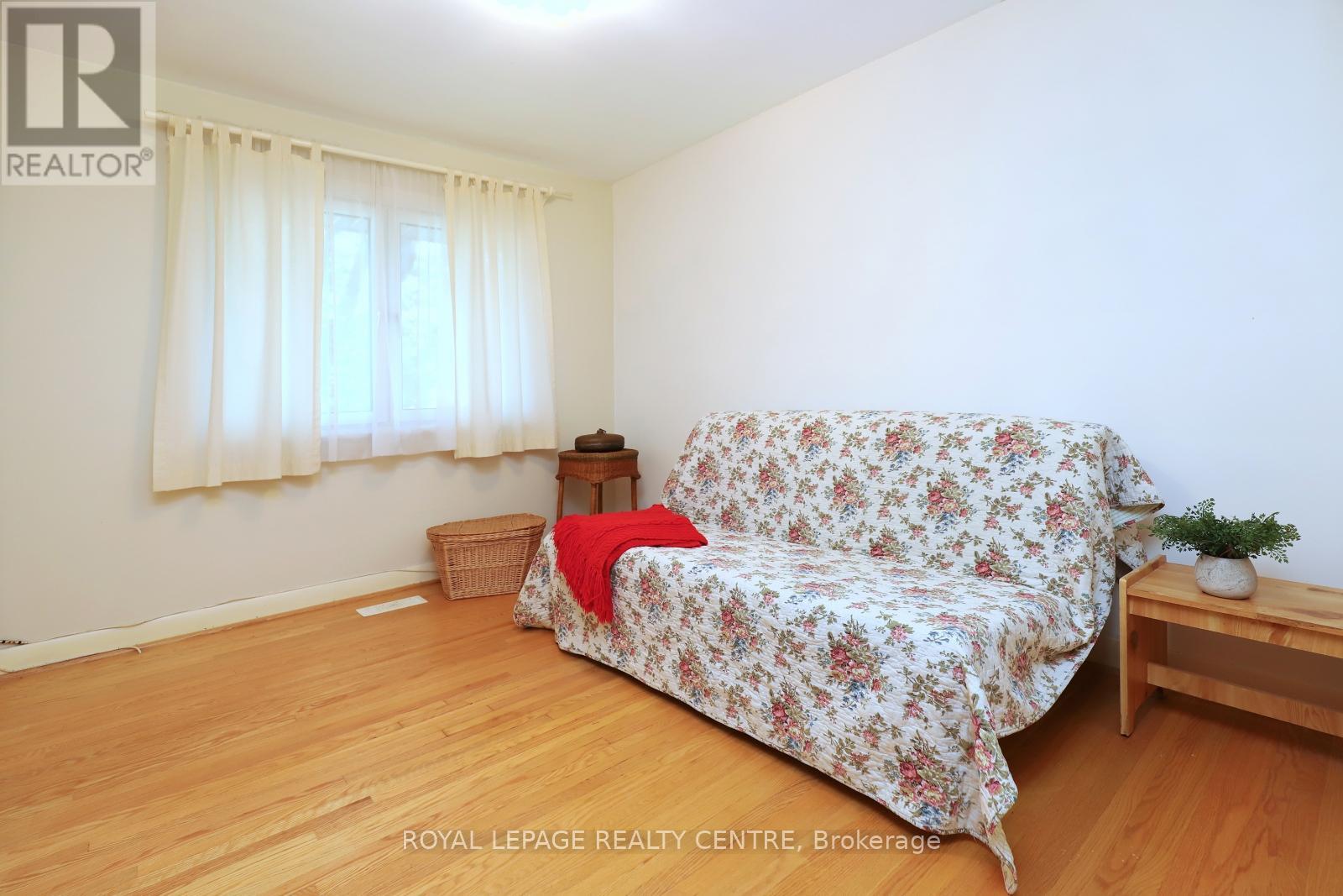 3338 Enniskillen Circle, Mississauga, Ontario  L5C 2M8 - Photo 25 - W12946292