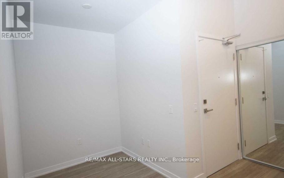 301 - 4085 Parkside Village Drive, Mississauga, Ontario  L5B 0K9 - Photo 11 - W12946318