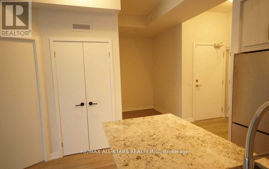 301 - 4085 Parkside Village Drive, Mississauga, Ontario  L5B 0K9 - Photo 7 - W12946318