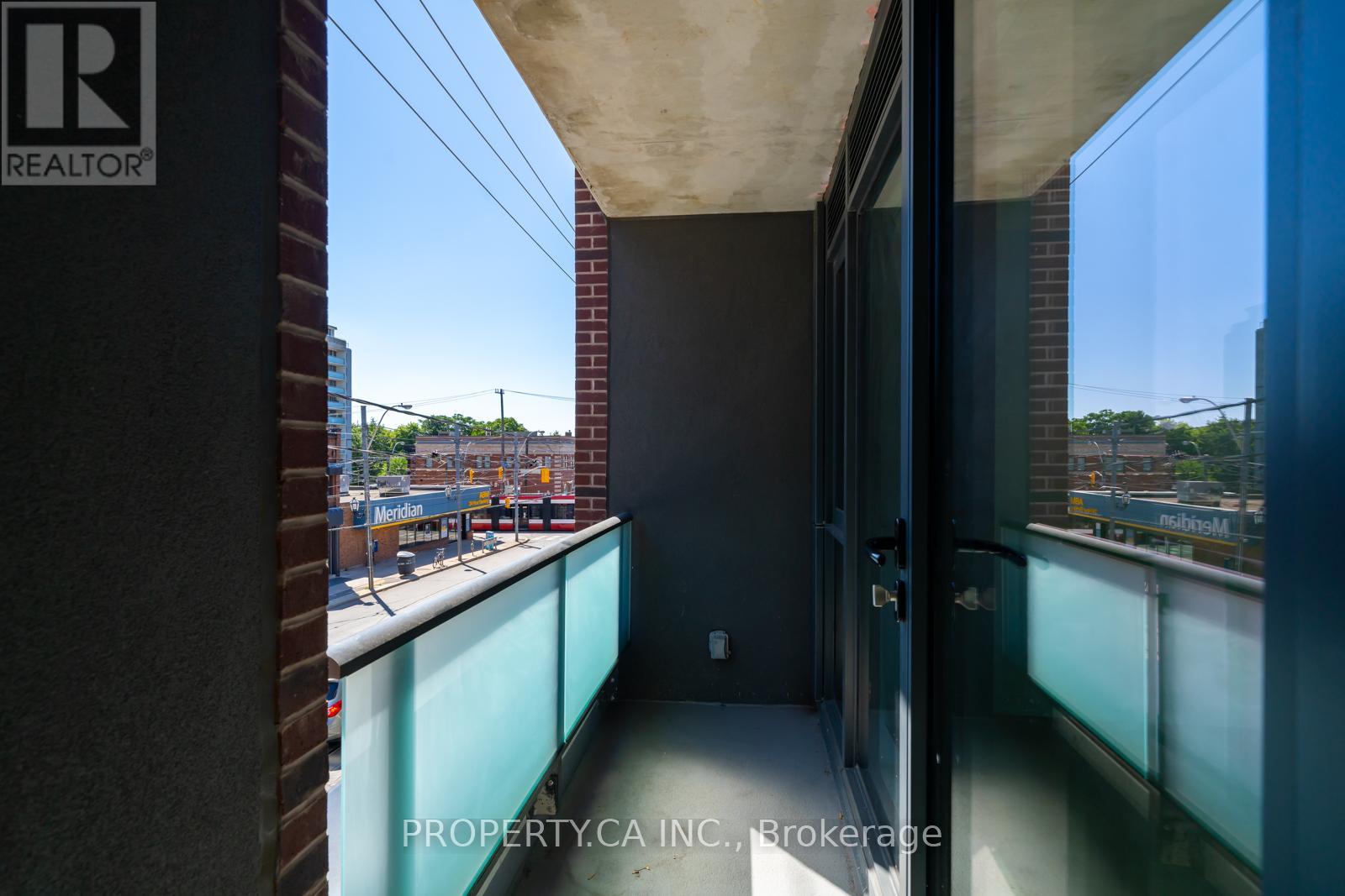 205 - 430 Roncesvalles Avenue, Toronto, Ontario  M6R 0A6 - Photo 10 - W12946350