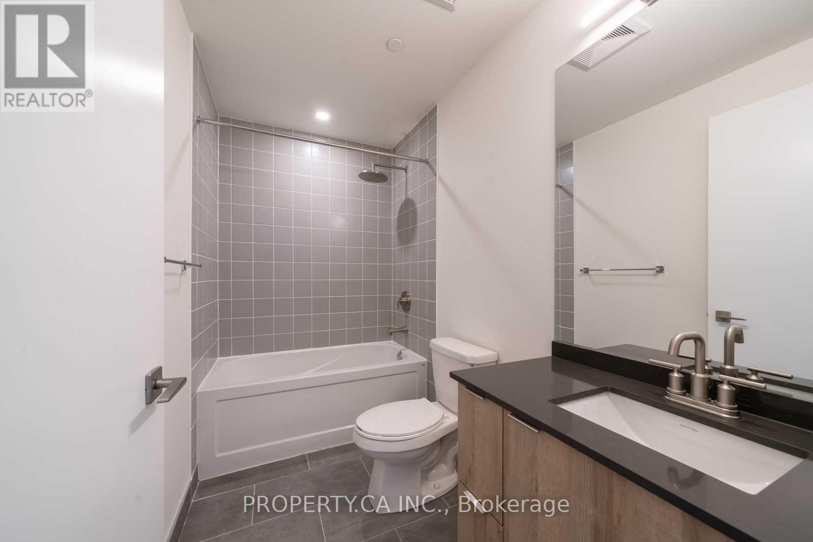 205 - 430 Roncesvalles Avenue, Toronto, Ontario  M6R 0A6 - Photo 6 - W12946350