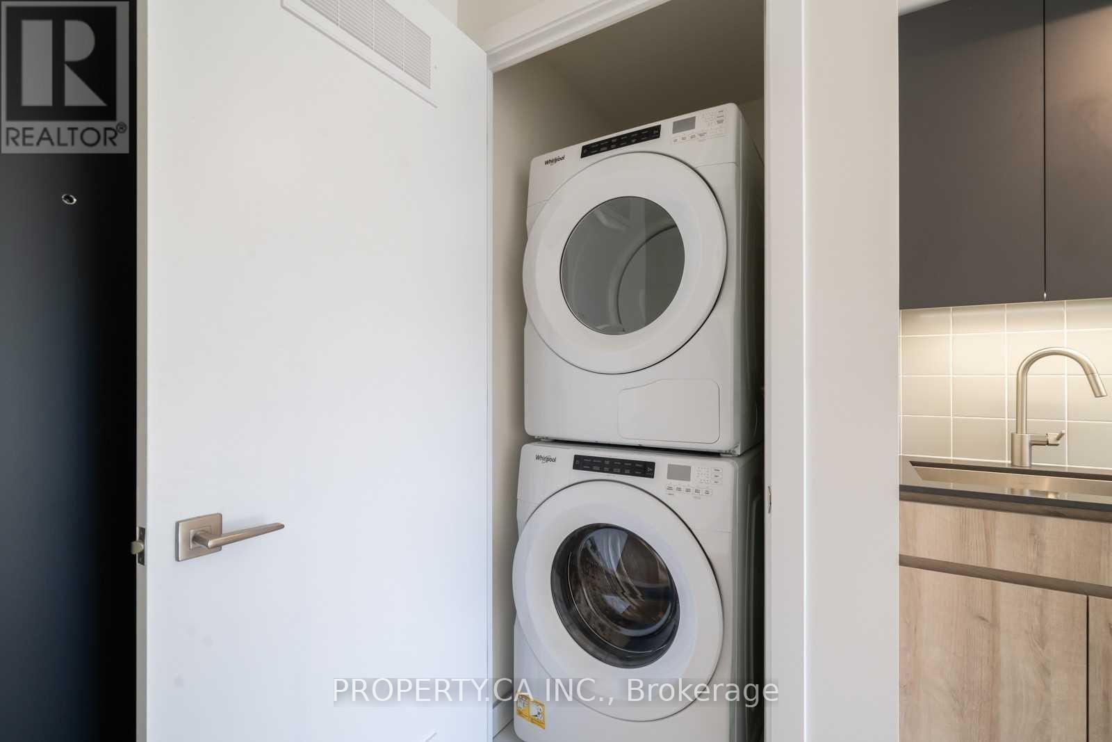 205 - 430 Roncesvalles Avenue, Toronto, Ontario  M6R 0A6 - Photo 7 - W12946350