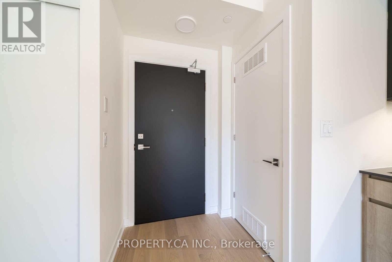 205 - 430 Roncesvalles Avenue, Toronto, Ontario  M6R 0A6 - Photo 8 - W12946350