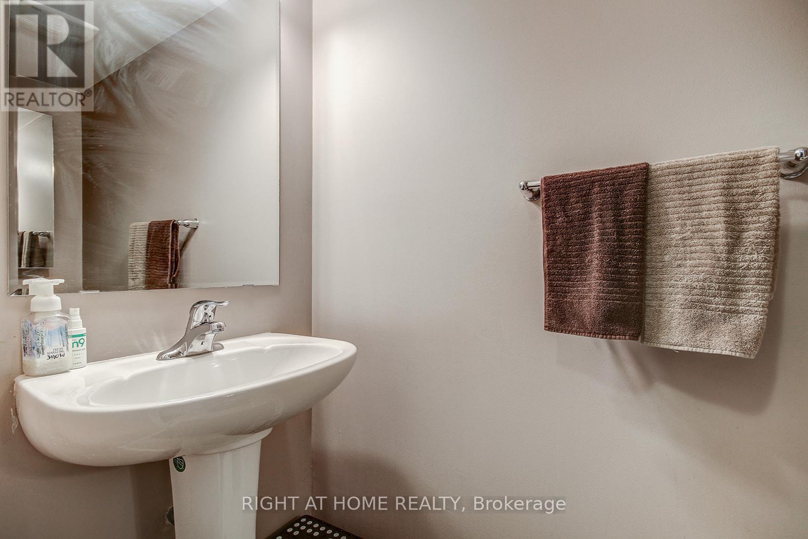 30 Killick Road, Brampton, Ontario  L7A 0Y6 - Photo 10 - W12946354