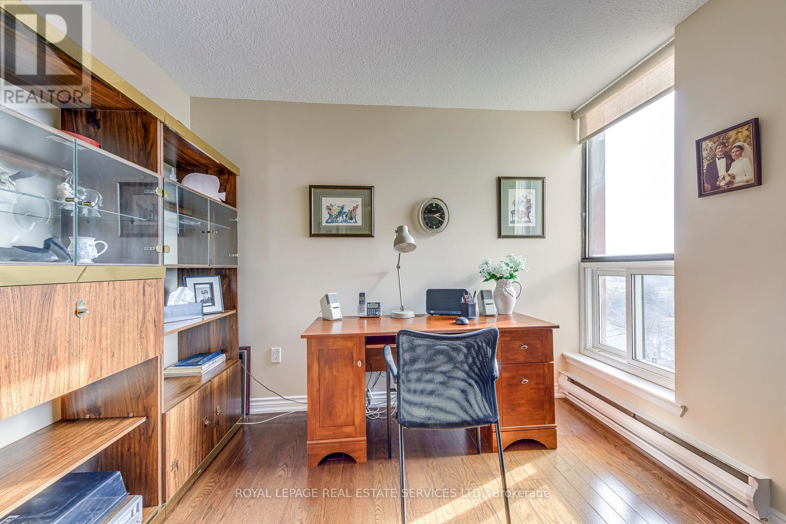 1104 - 965 Inverhouse Drive, Mississauga, Ontario  L5J 4B4 - Photo 16 - W12946422