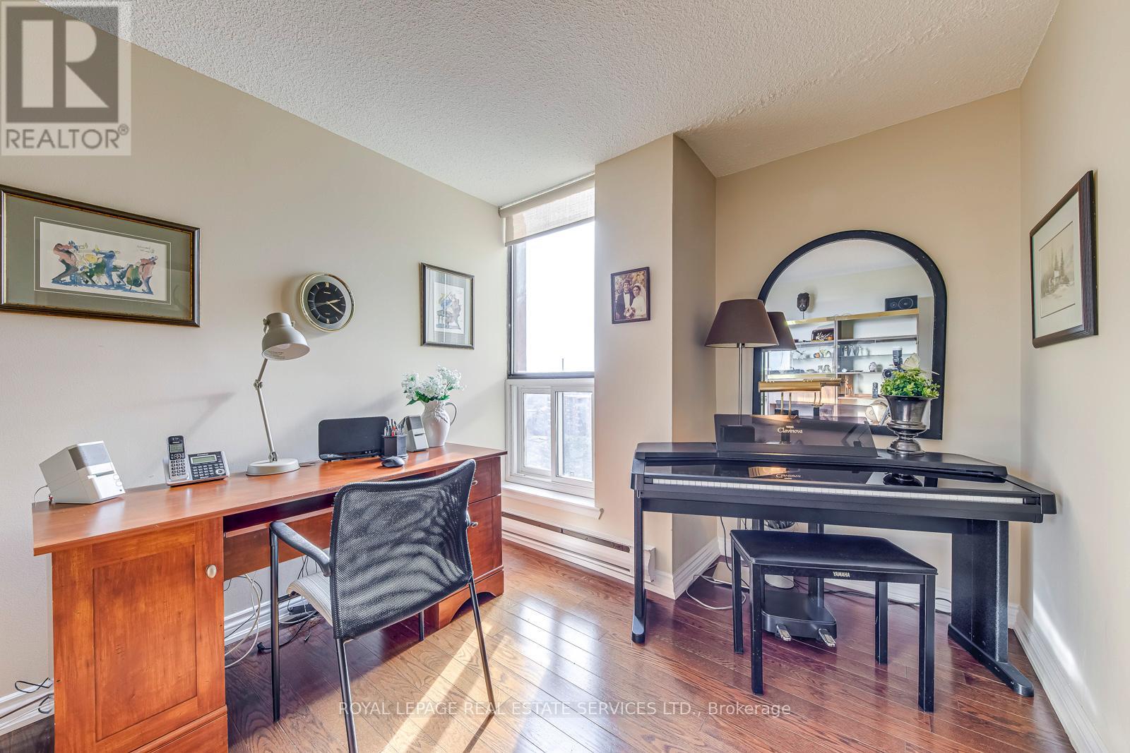 1104 - 965 Inverhouse Drive, Mississauga, Ontario  L5J 4B4 - Photo 17 - W12946422