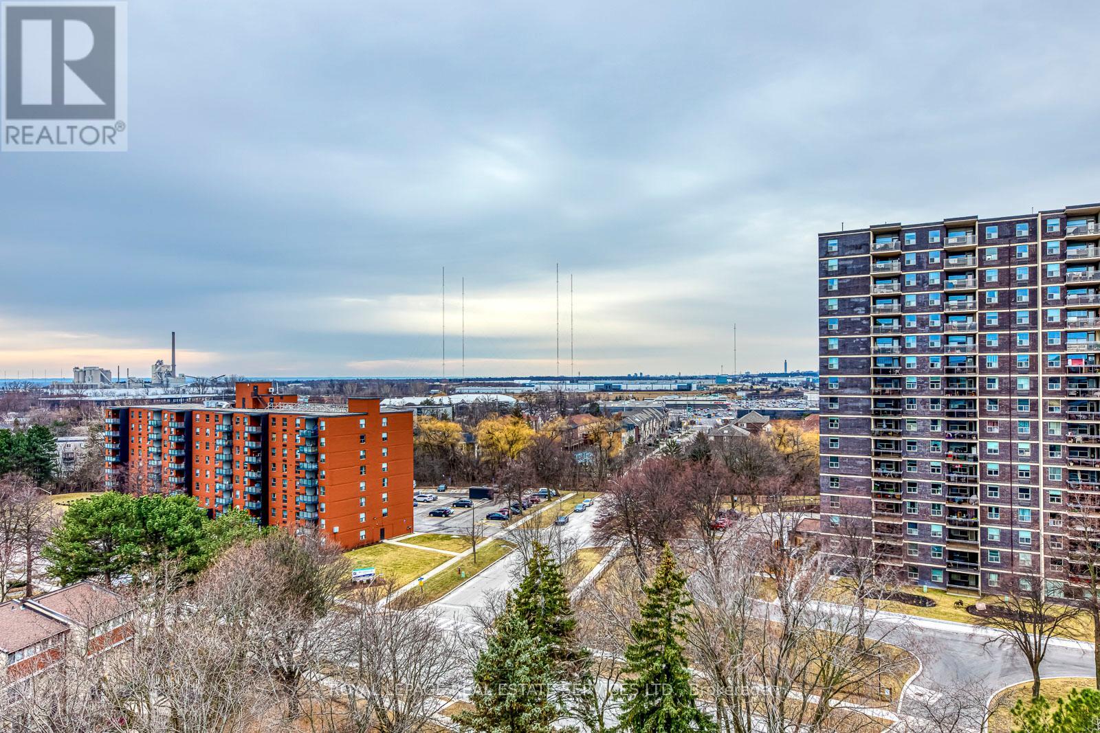 1104 - 965 Inverhouse Drive, Mississauga, Ontario  L5J 4B4 - Photo 25 - W12946422