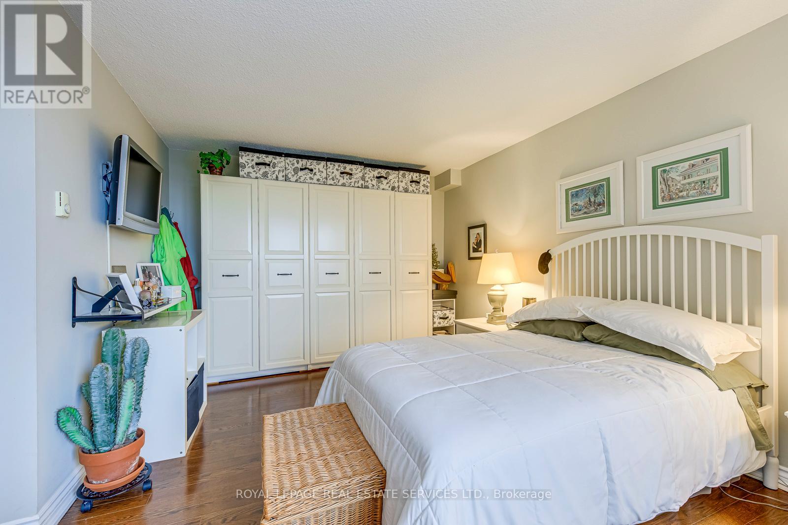 1104 - 965 Inverhouse Drive, Mississauga, Ontario  L5J 4B4 - Photo 30 - W12946422