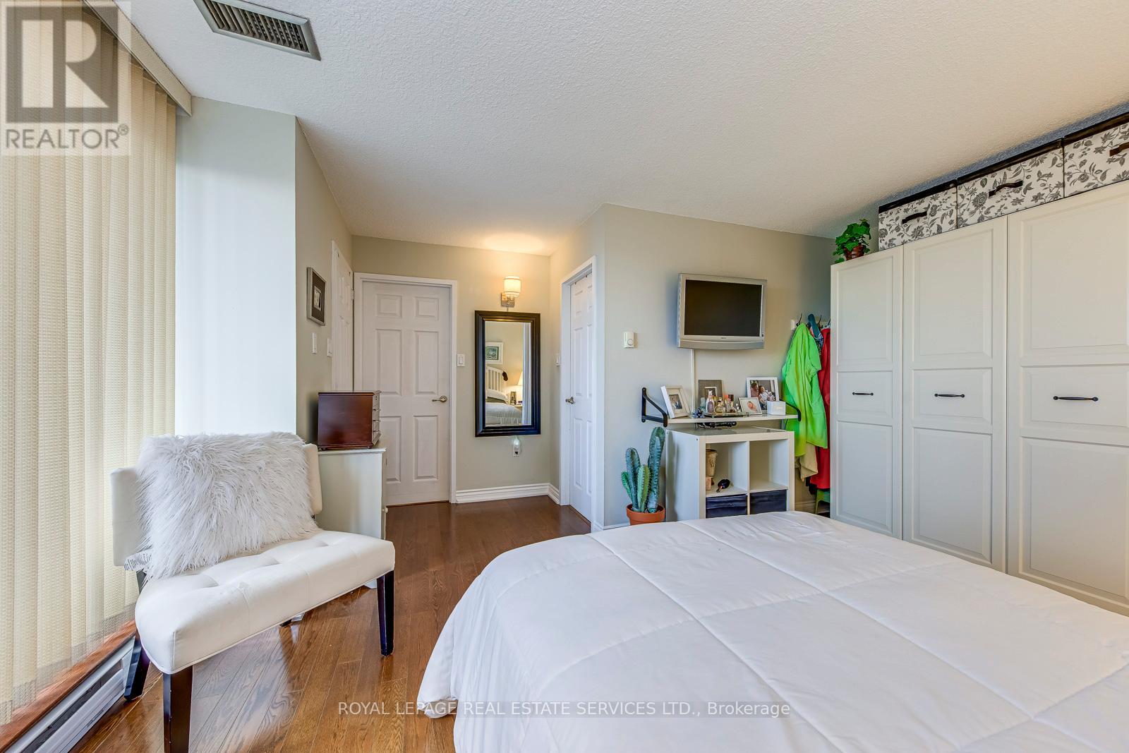 1104 - 965 Inverhouse Drive, Mississauga, Ontario  L5J 4B4 - Photo 31 - W12946422