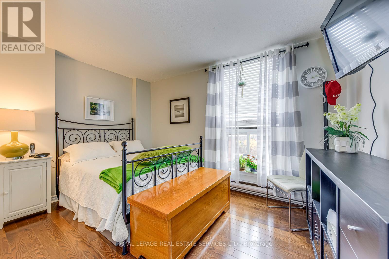 1104 - 965 Inverhouse Drive, Mississauga, Ontario  L5J 4B4 - Photo 35 - W12946422