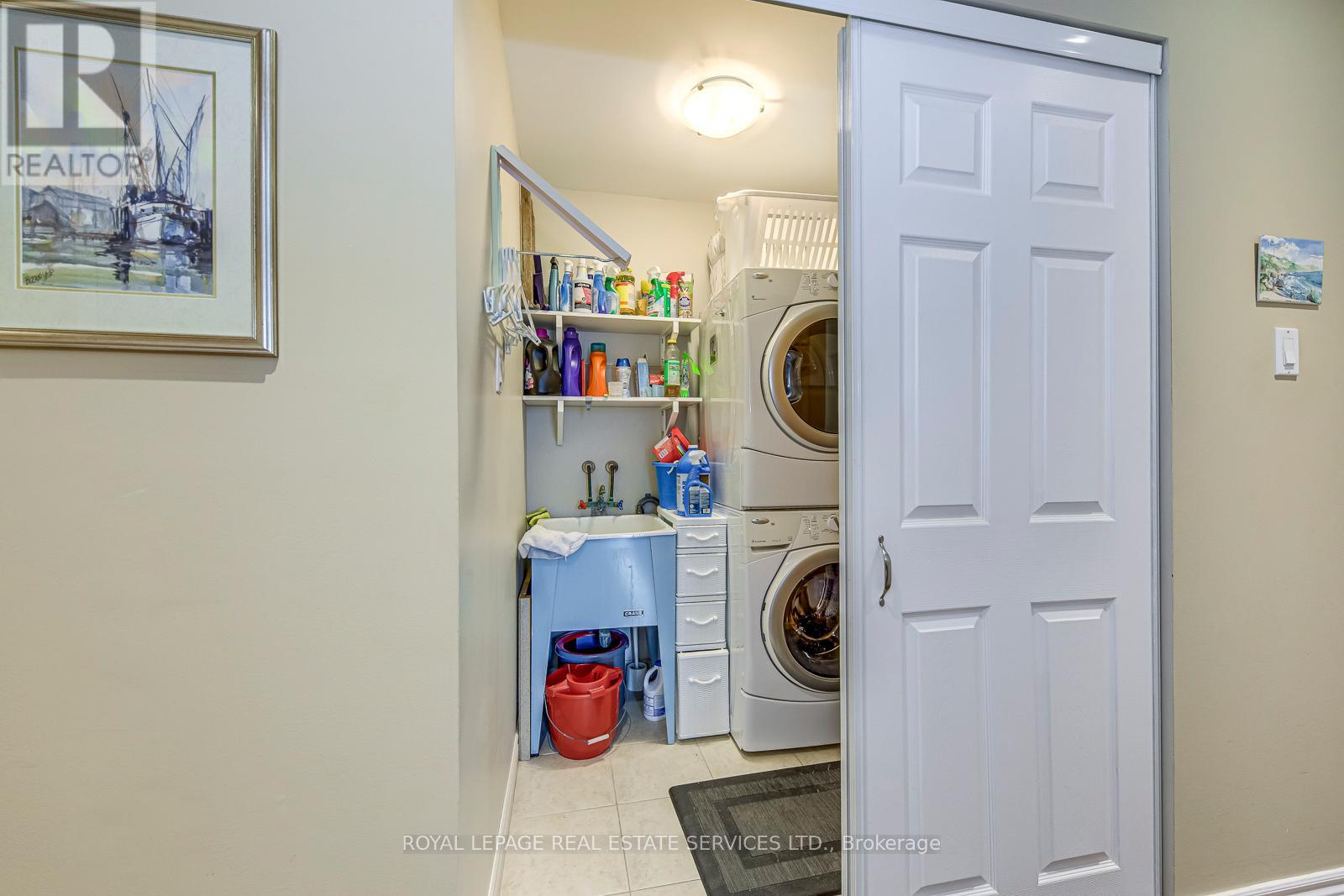 1104 - 965 Inverhouse Drive, Mississauga, Ontario  L5J 4B4 - Photo 38 - W12946422