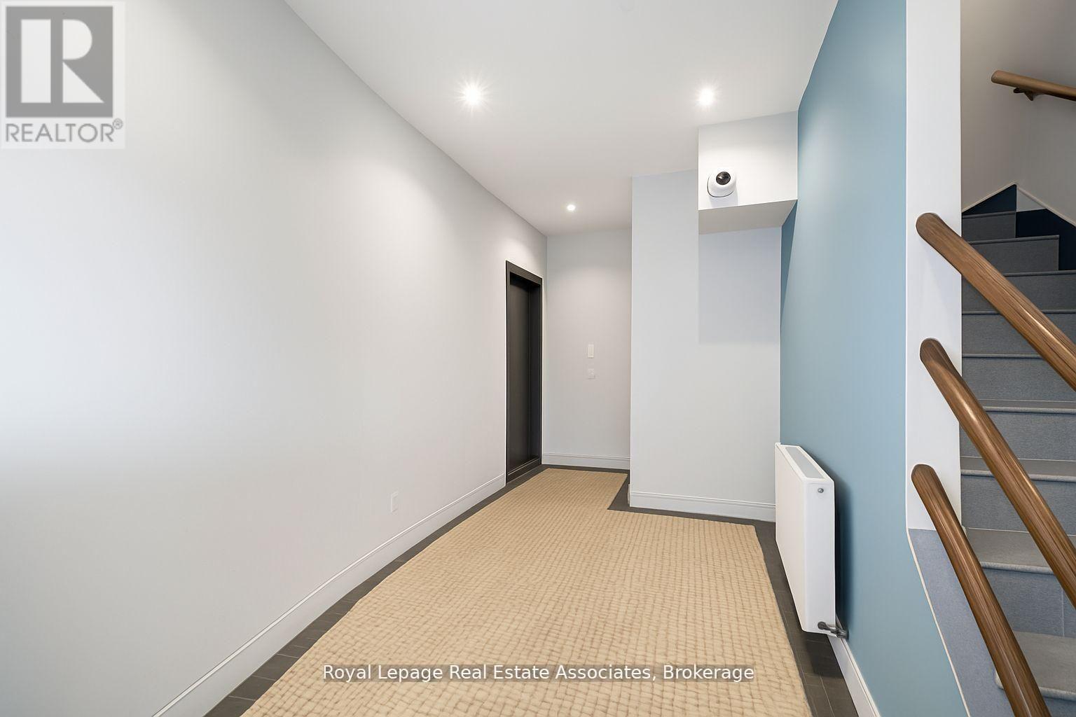 2 - 531 Runnymede Road, Toronto, Ontario  M6S 2Z8 - Photo 3 - W12946424