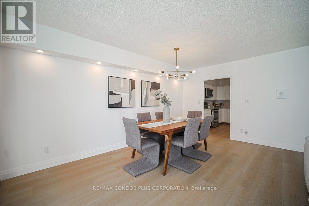 2232 - 33 Harbour Square, Toronto, Ontario  M5J 2G2 - Photo 6 - C12915378