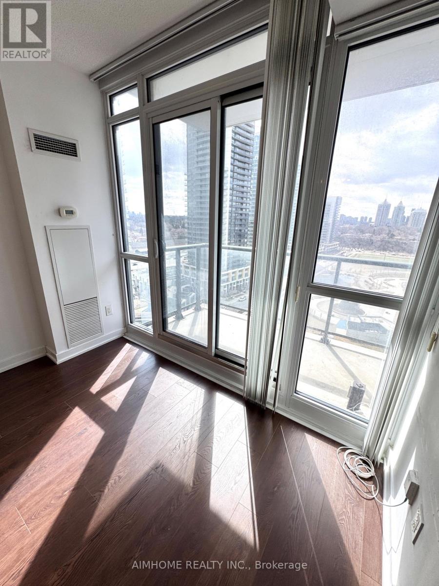 2016 - 121 Mcmahon Drive, Toronto, Ontario  M2K 0C1 - Photo 13 - C12942406