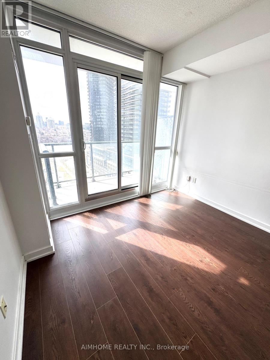 2016 - 121 Mcmahon Drive, Toronto, Ontario  M2K 0C1 - Photo 15 - C12942406