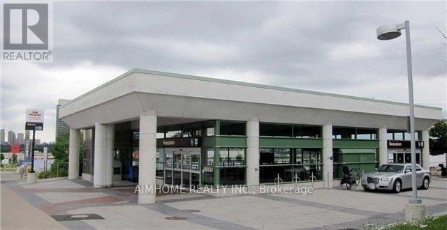 2016 - 121 Mcmahon Drive, Toronto, Ontario  M2K 0C1 - Photo 9 - C12942406