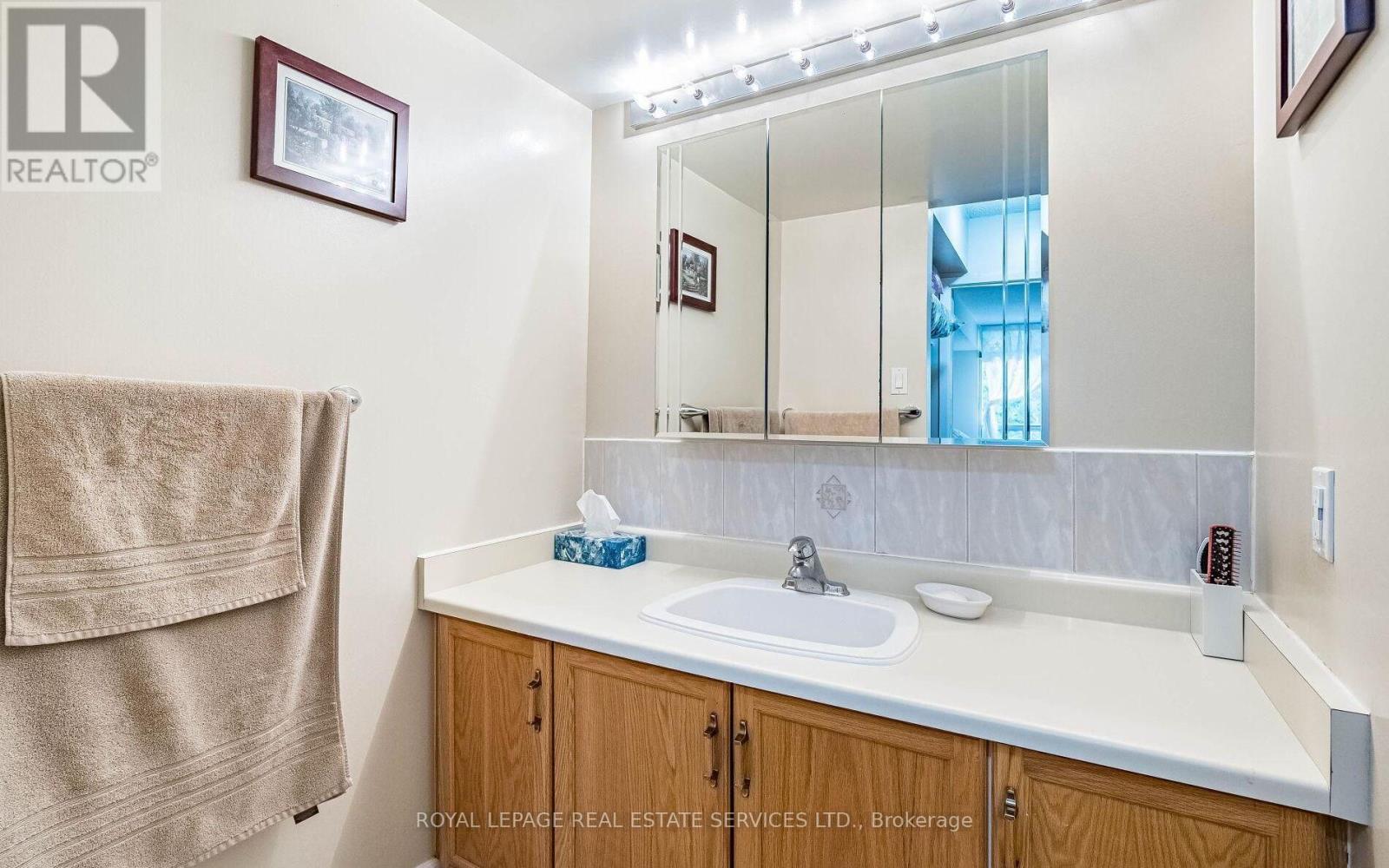 #202 - 310 Mill Street S, Brampton, Ontario  L6Y 3B1 - Photo 20 - W12899906