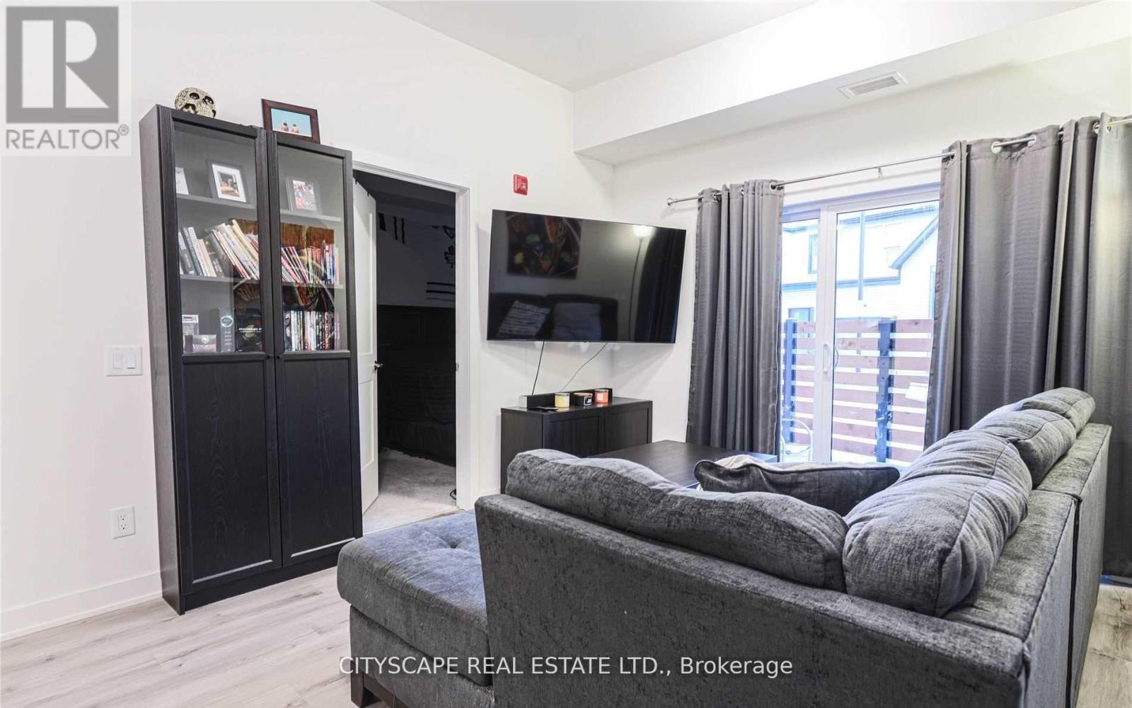 138 - 110 Fergus Avenue, Kitchener, Ontario N2A 2H2 - Photo 4 - X12882602