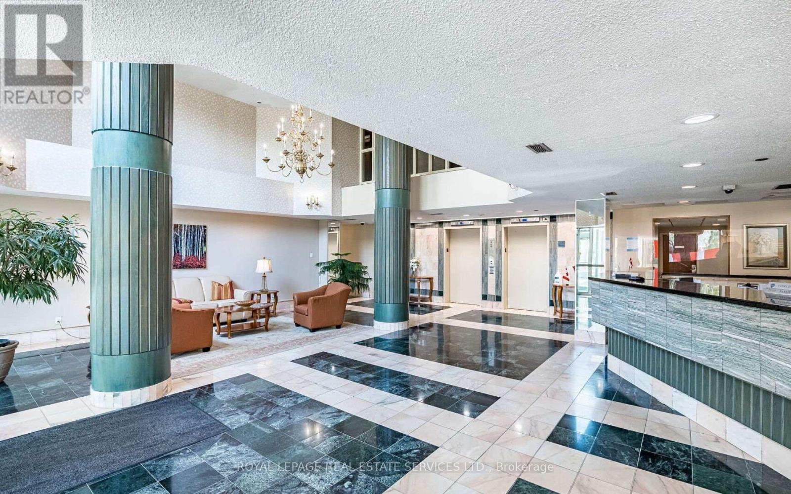 #202 - 310 Mill Street S, Brampton, Ontario  L6Y 3B1 - Photo 4 - W12899906