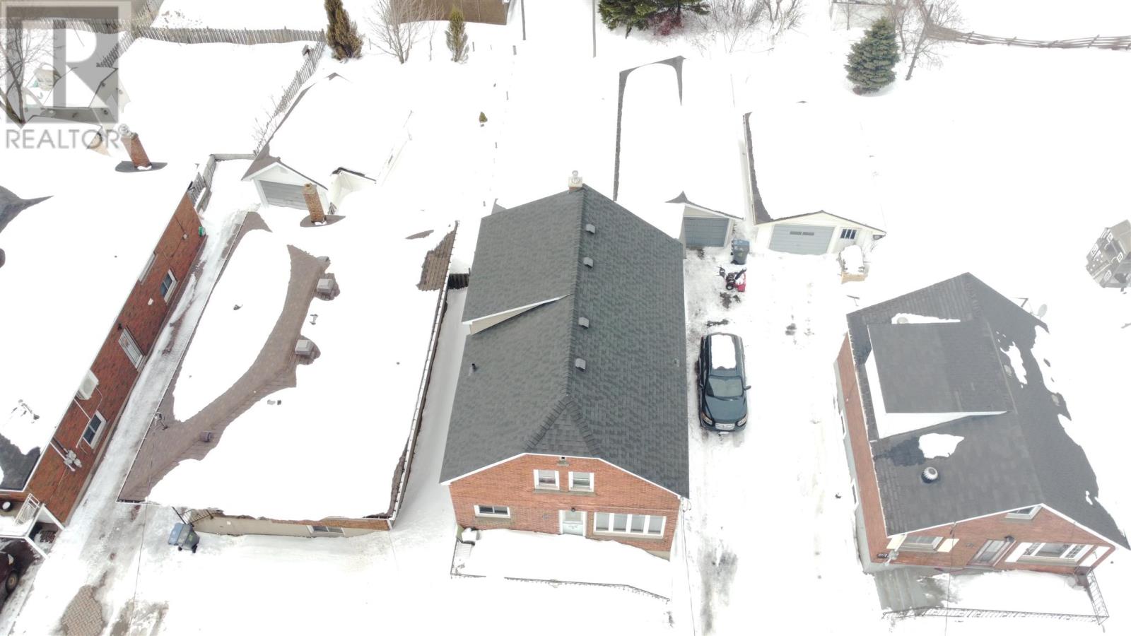 281 Pittsburgh Ave, Sault Ste. Marie, Ontario  P6C 5B7 - Photo 3 - SM260561