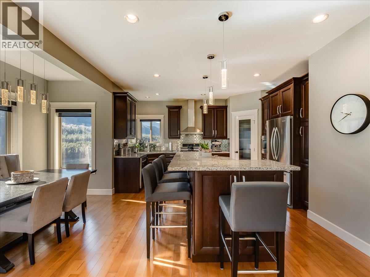 3733 Williston Road, Castlegar, British Columbia  V1N 4Y4 - Photo 13 - 10381545