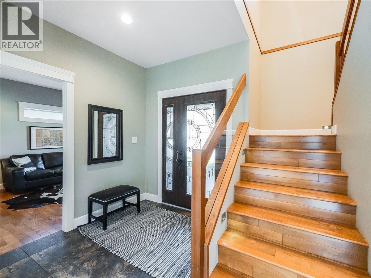 3733 Williston Road, Castlegar, British Columbia  V1N 4Y4 - Photo 3 - 10381545