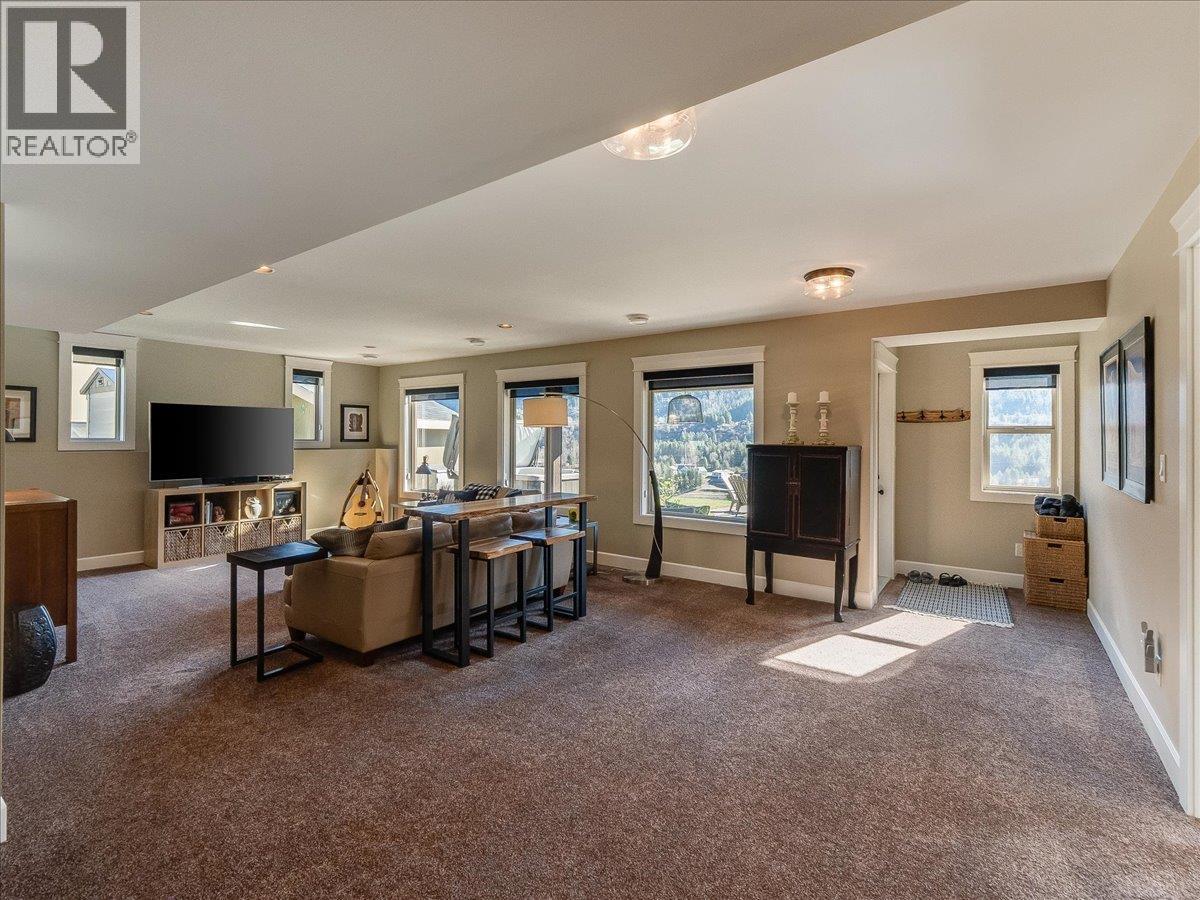 3733 Williston Road, Castlegar, British Columbia  V1N 4Y4 - Photo 43 - 10381545