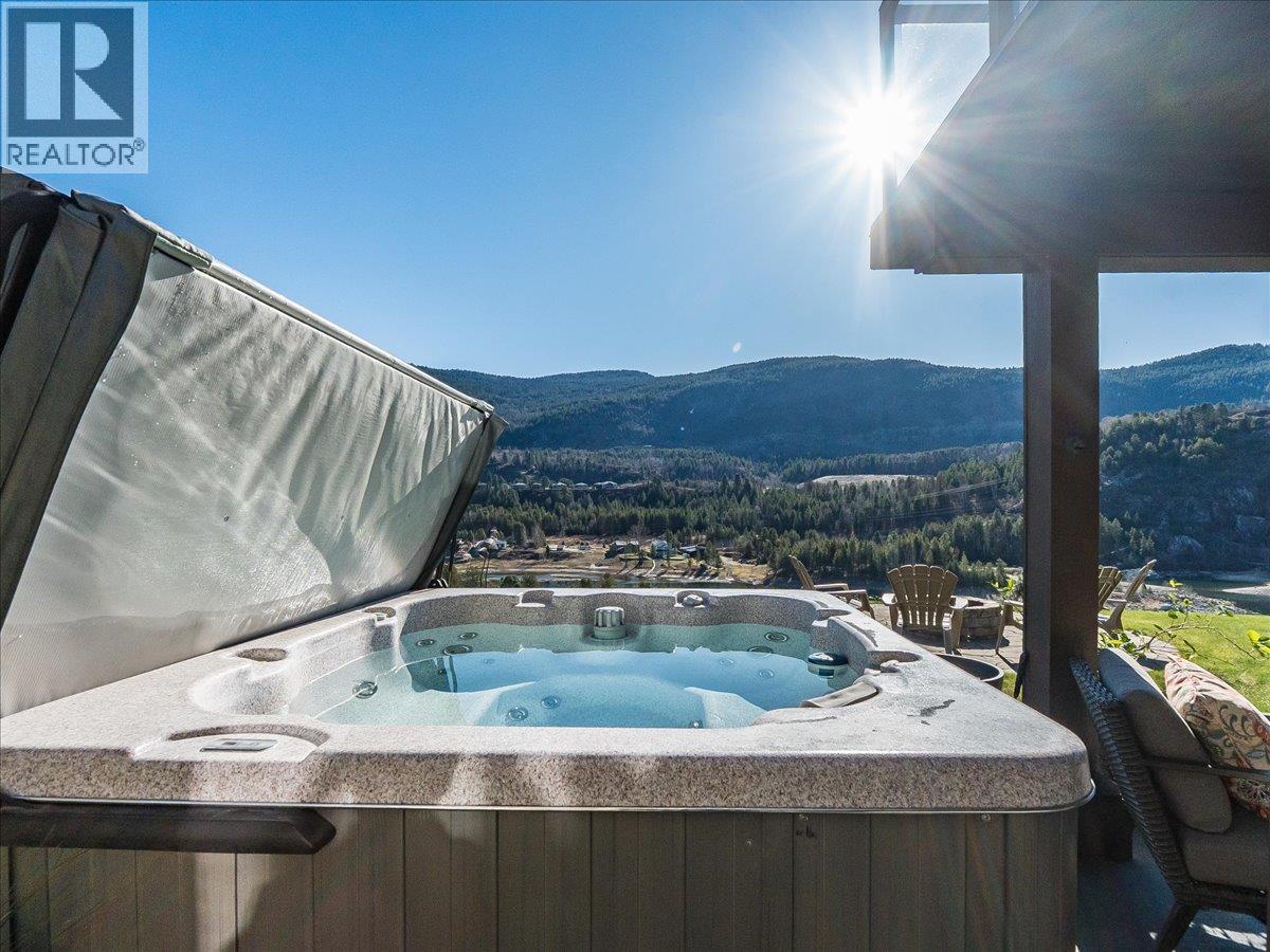 3733 Williston Road, Castlegar, British Columbia  V1N 4Y4 - Photo 55 - 10381545