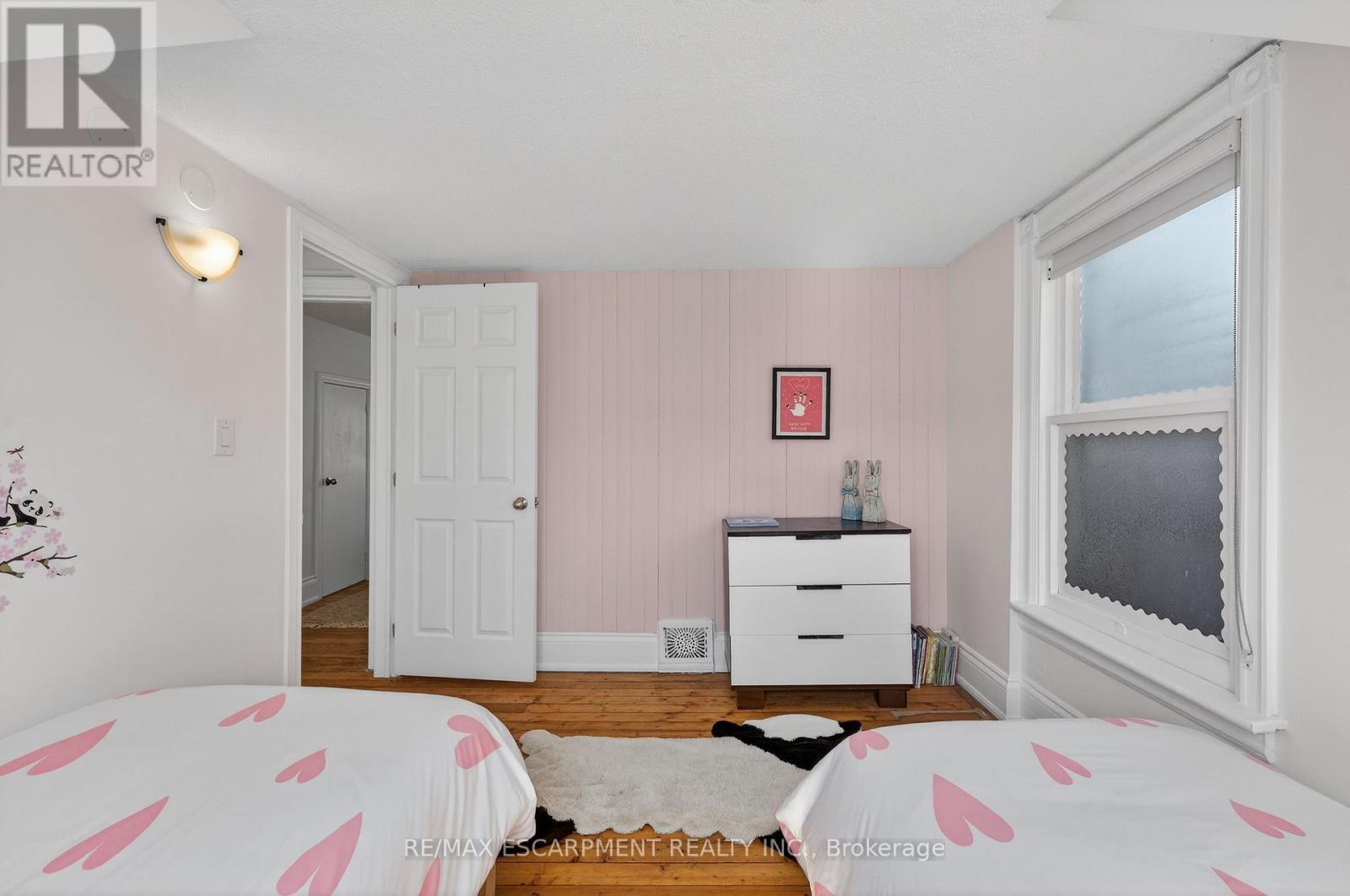 33 Homewood Avenue, Hamilton, Ontario  L8P 2M1 - Photo 11 - X12946052