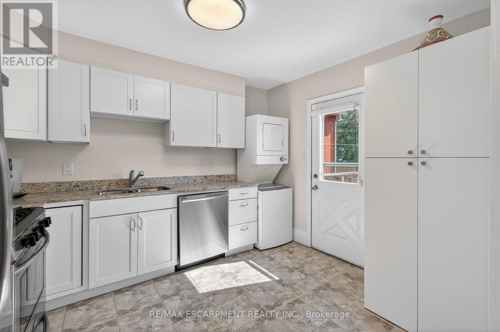 33 Homewood Avenue, Hamilton, Ontario  L8P 2M1 - Photo 20 - X12946052