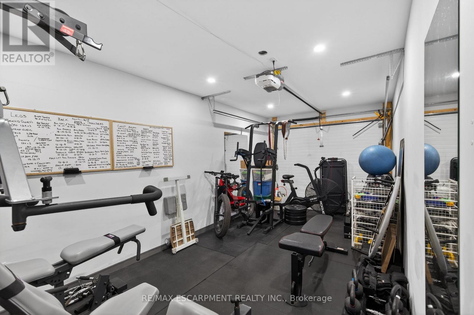 33 Homewood Avenue, Hamilton, Ontario  L8P 2M1 - Photo 47 - X12946052