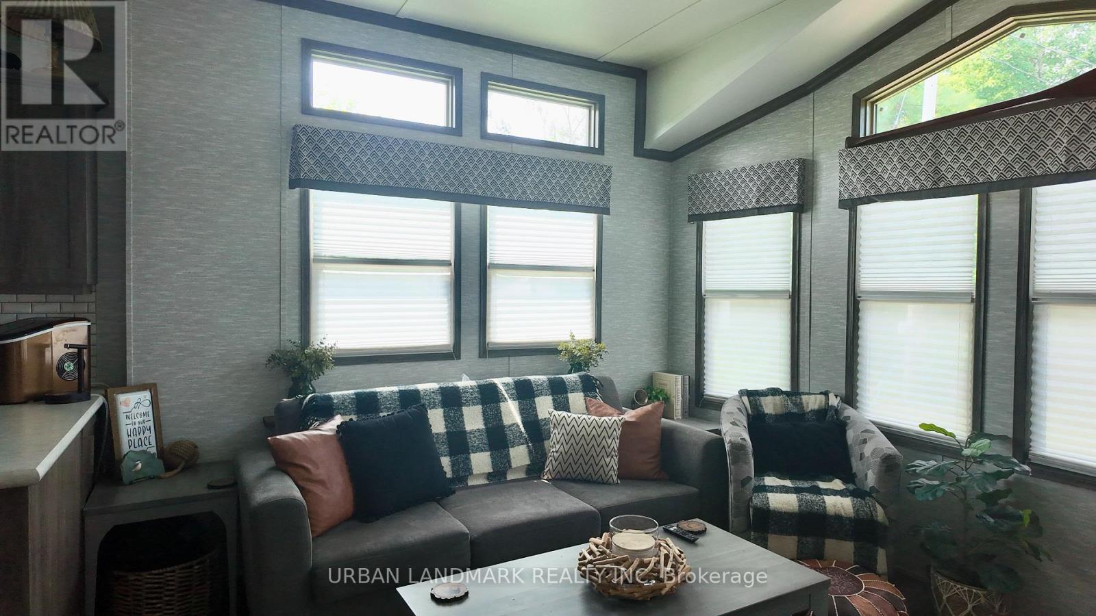 2612 Victoria Road, Kawartha Lakes, Ontario  K0M 2B0 - Photo 11 - X12946092