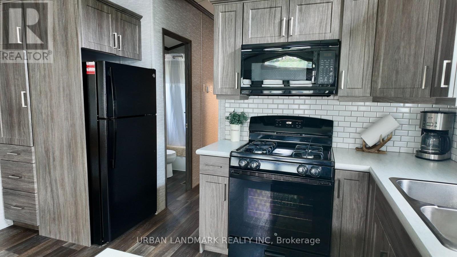 2612 Victoria Road, Kawartha Lakes, Ontario  K0M 2B0 - Photo 13 - X12946092