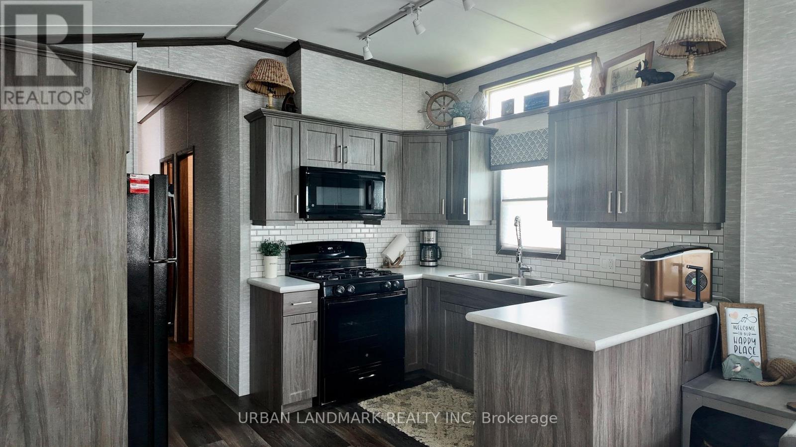 2612 Victoria Road, Kawartha Lakes, Ontario  K0M 2B0 - Photo 9 - X12946092