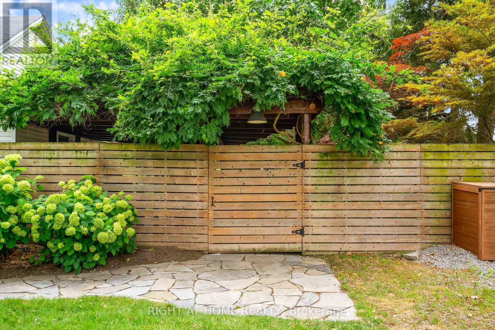 14894 Niagara River Parkway, Niagara-On-The-Lake, Ontario  L0S 1J0 - Photo 33 - X12946186