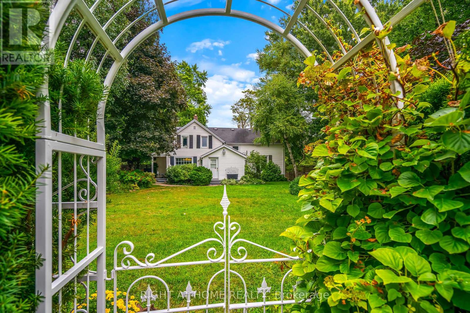 14894 Niagara River Parkway, Niagara-On-The-Lake, Ontario  L0S 1J0 - Photo 4 - X12946186