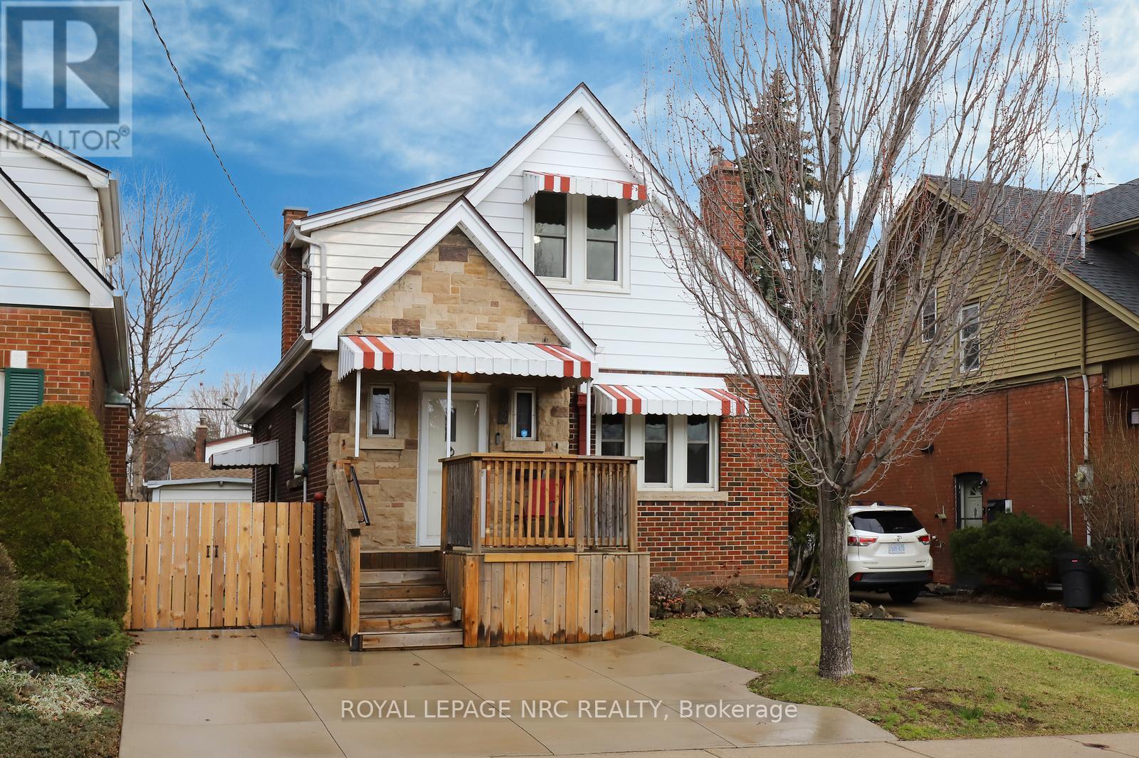 292 Huxley Avenue S, Hamilton, Ontario  L8K 2R4 - Photo 2 - X12946252