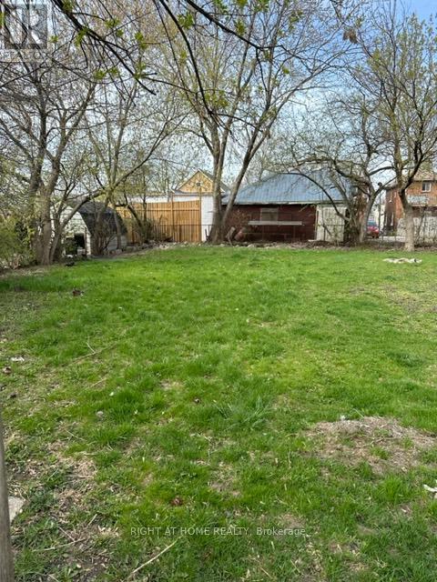 186 Lincoln Street, Welland, Ontario  L3B 4M7 - Photo 3 - X12946320