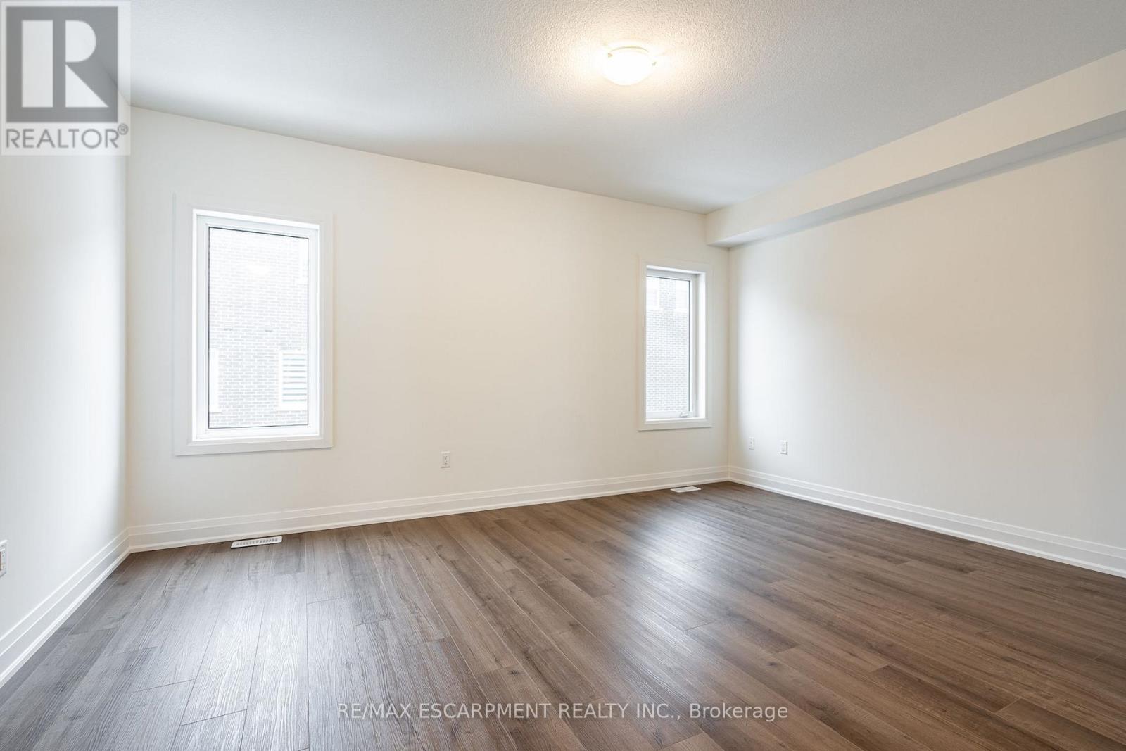 18 Clear Valley Lane, Hamilton, Ontario  L0R 1W0 - Photo 10 - X12946326