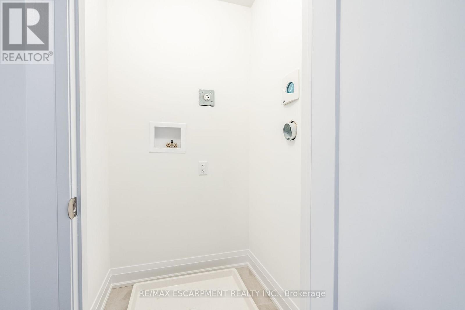 18 Clear Valley Lane, Hamilton, Ontario  L0R 1W0 - Photo 21 - X12946326