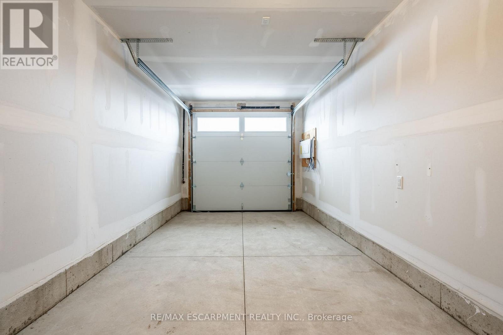 18 Clear Valley Lane, Hamilton, Ontario  L0R 1W0 - Photo 26 - X12946326