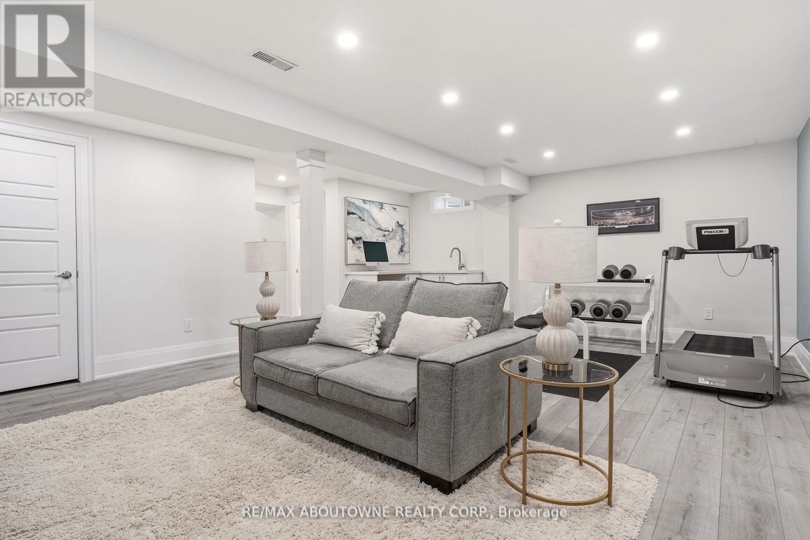 130 Stillwater Crescent, Hamilton, Ontario  L0R 2H1 - Photo 31 - X12946328